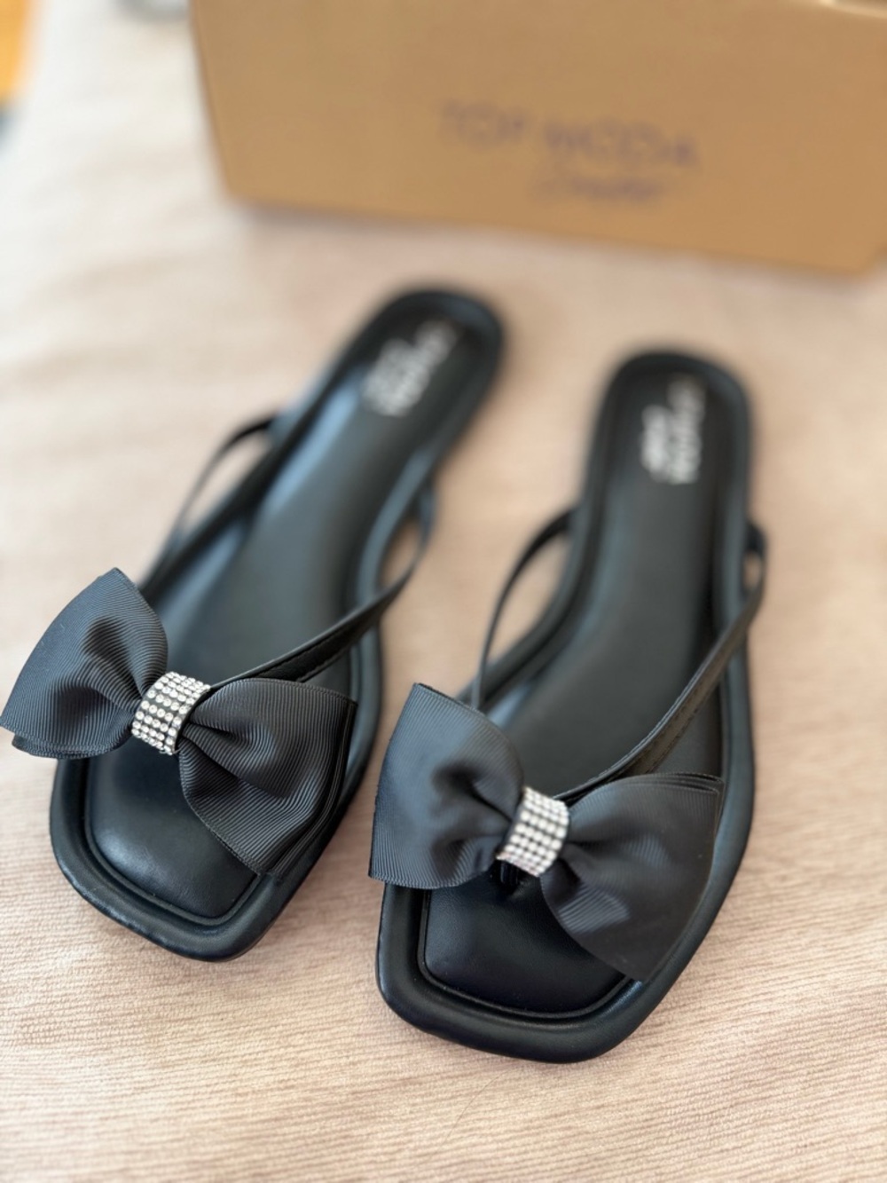 TOP Moda Black Bow Thong Sandals with Rhinestone Accent